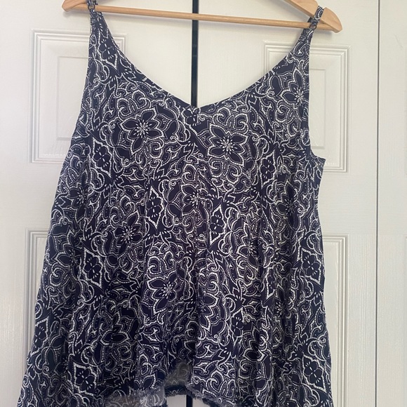 blue tank top with floral design - Picture 2 of 3